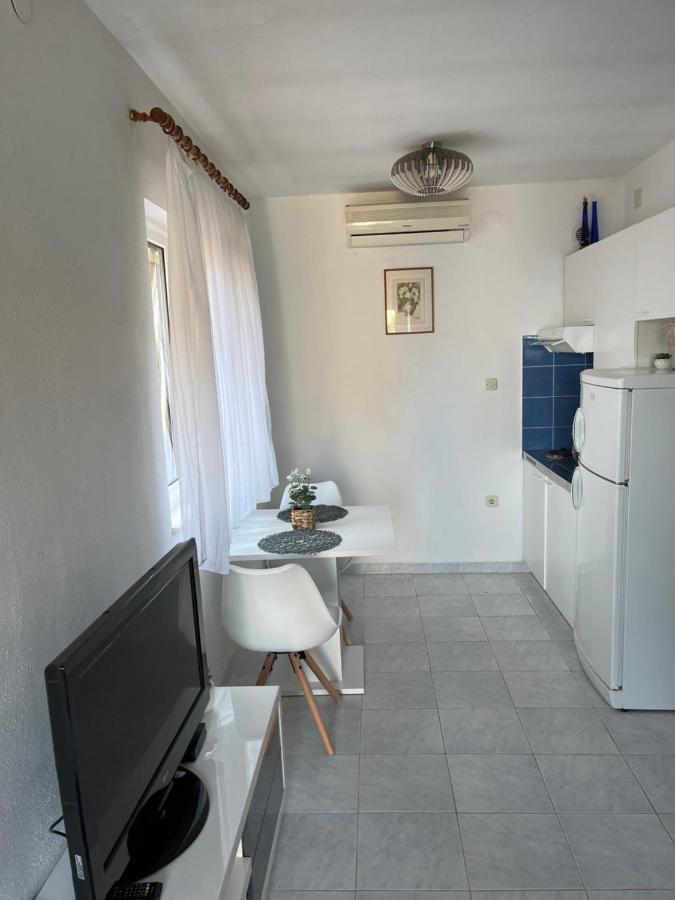 Apartments Despotovic ヴィス エクステリア 写真